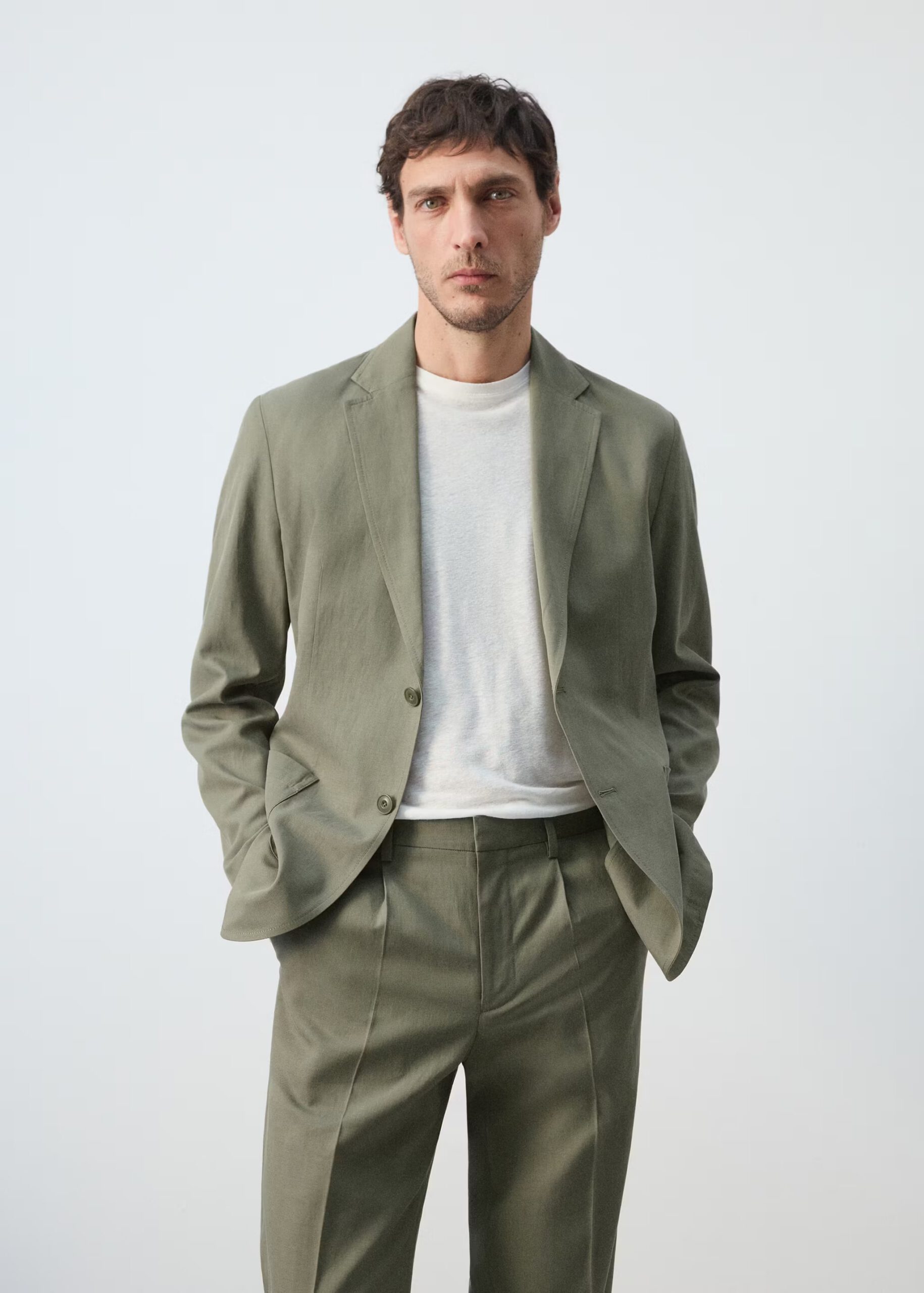 Slim-fit suit jacket made from a linen-lyocell blend