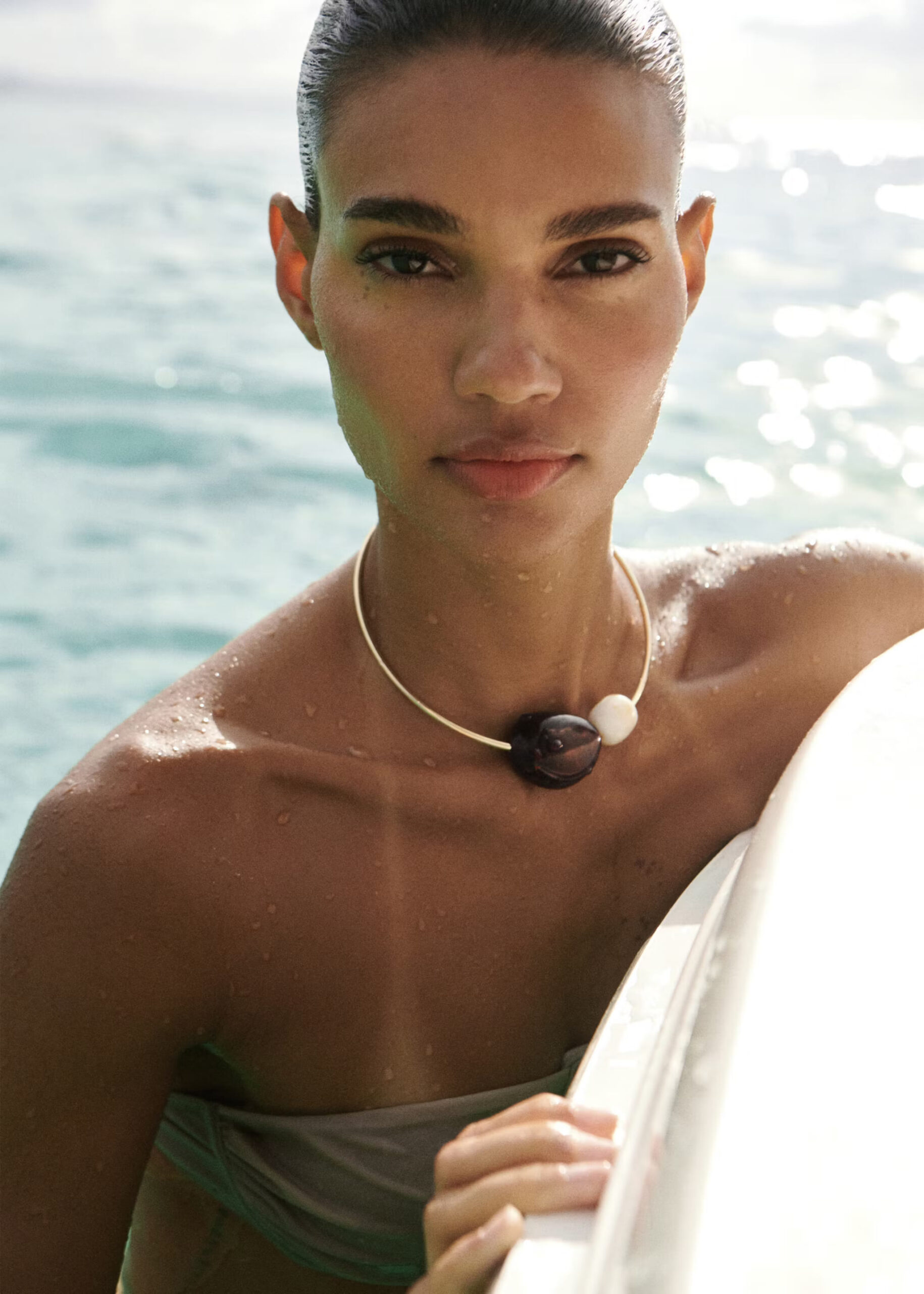Beaded rigid collar
